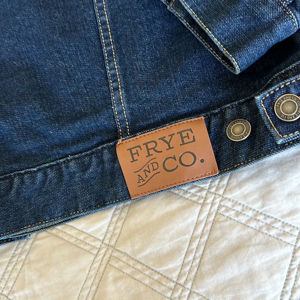 Frye and Co oversized denim jacket, back shoulder print, XL - Picture 7 of 9